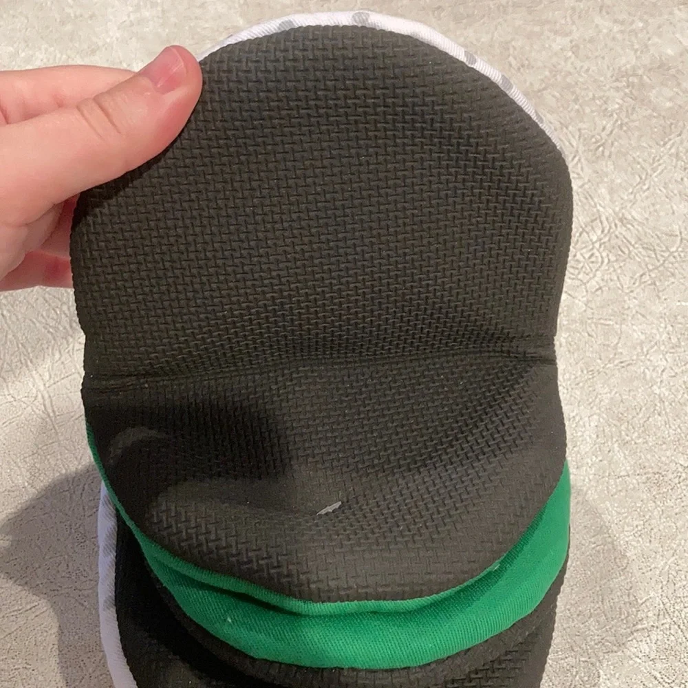 Disney oversized mini mitts NEW